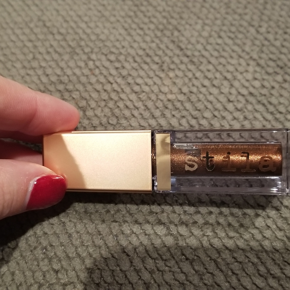 Liquid eyeshadow - Picture 2 of 4